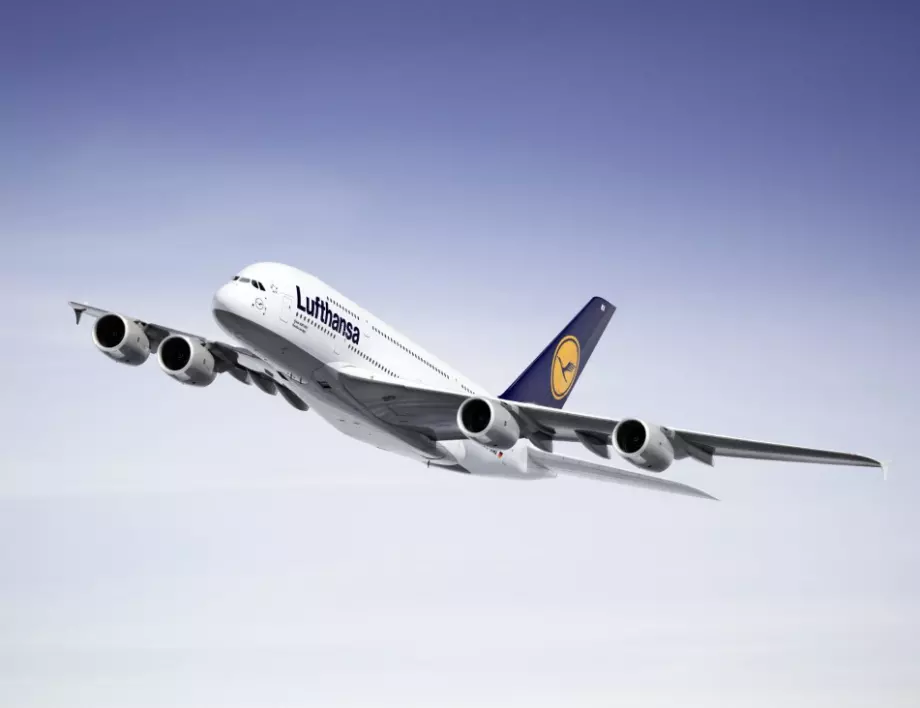 Lufthansa намалява работното време на 31 000 служители 