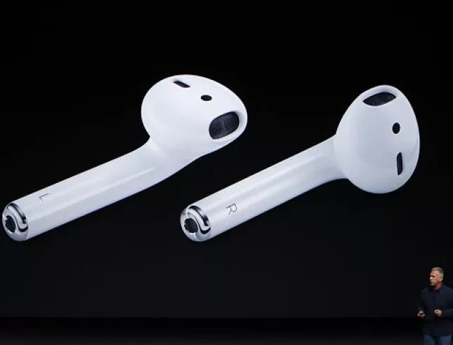 Apple представи безжичните си слушалки в рекламен клип (ВИДЕО)