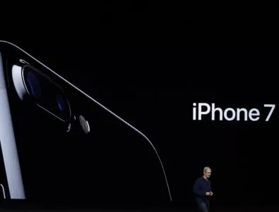 Акциите на Apple паднаха по време представянето на iPhone 7