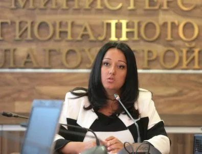 Лиляна Павлова спряла санирането от страх да не стане клиент на прокуратурата
