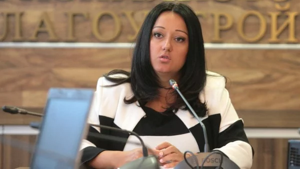 Лиляна Павлова спряла санирането от страх да не стане клиент на прокуратурата