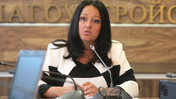 Павлова: Приключи запълването на дупките по АМ "Тракия"