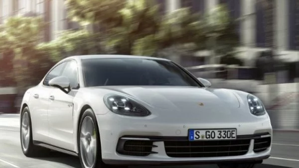 Porsche Panamera се превърна в хибрид