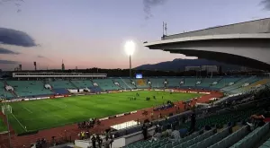 {{ otherArticle[0].article.title }}