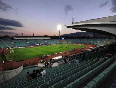 Министър Илиев: Абсурдно е да се затваря стадион, защото някой го е страх
