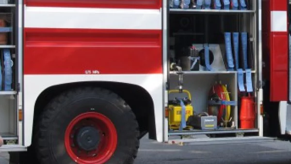 Потушен е пожарът във вилно селище "Елените"