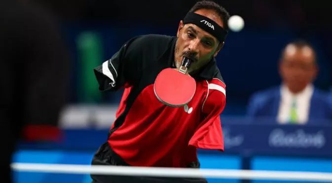 Египтнянин без ръце е сензация в тениса на маса в Рио (ВИДЕО)