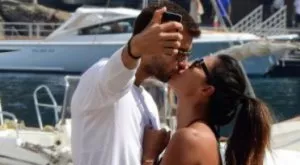 Никол се забавлява в Лондон, докато Гришо студува в Швеция (ВИДЕО)