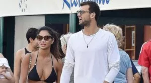 {{ otherArticle[0].article.title }}