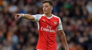 Защо Венгер и Йозил не си говорят вече седмица?