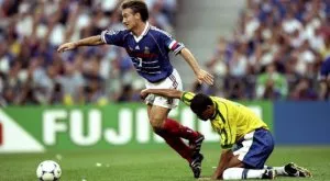 {{ otherArticle[0].article.title }}