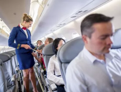8-те най-дразнещи неща, които правят пътниците по време на полет 