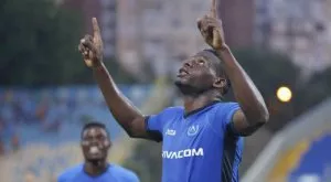 Левски вдига Адениджи за дербито, но трепери за трима