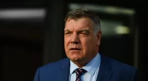 Заради какво Алърдайс бе уличен в корупция?