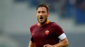 Франческо Тоти с фамозен гол на тренировка (ВИДЕО)