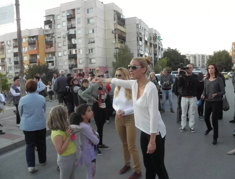 Строежът в съседство с детската площадка в Благоевград започна, въпреки протестите