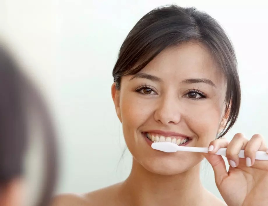 Вероятно не сменяте четката си за зъби достатъчно често