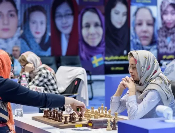 На световното по шах в Иран всички жени ще са задължени да носят хиджаб