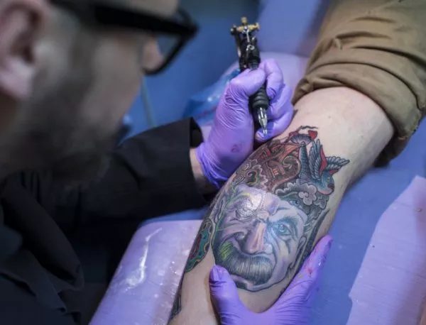Мастилото за татуировки е канцерогенно, но регулации няма