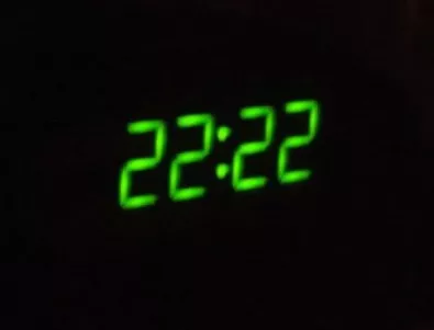 Вижте какво означава ако видите часовника спрял на 11:11 или 22:22 