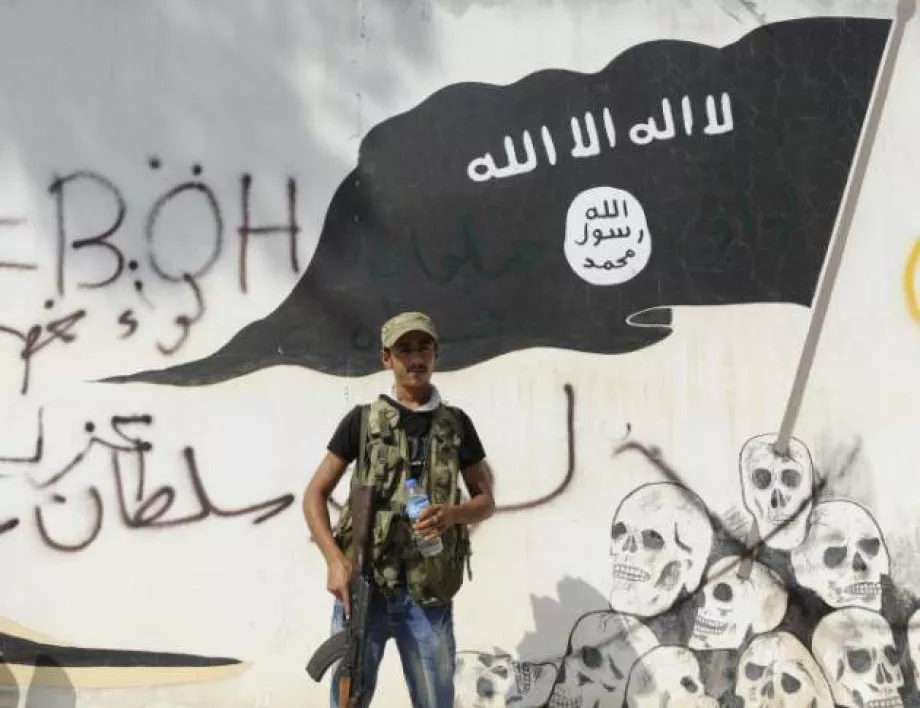 Специален доклад: "Ислямска държава" не е победена, укрепва се в Сирия