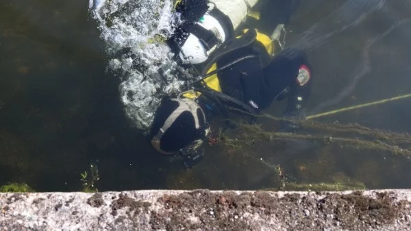 Водолази извадиха тялото на удавеното в леден водоем дете край Пловдив