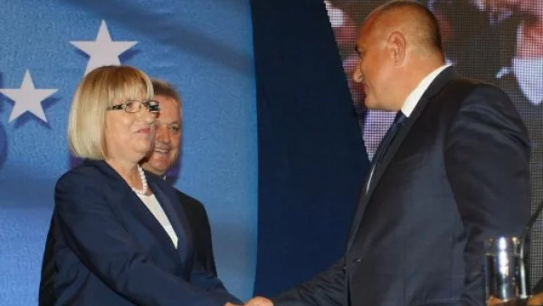 Коментарите за Цачева отдясно и отляво - не става за президент
