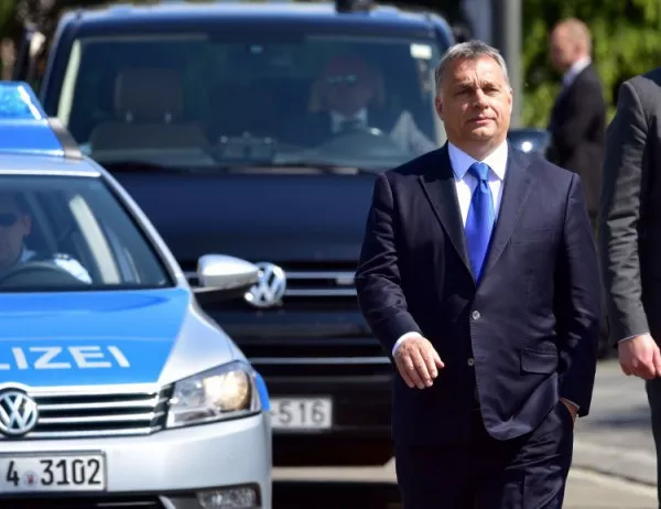 Западът се страхува от възход на автократите, а Унгария показва как това е възможно