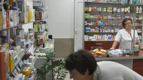 Фармацевти искат фонд за денонощните аптеки