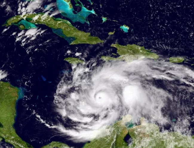Броят на жертвите на урагана „Матю“ достигна 69 души
