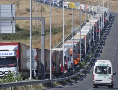 Интензивен трафик по границата с Турция