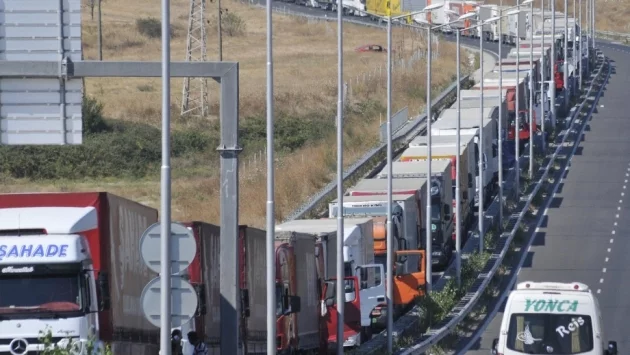 Интензивен трафик по границата с Турция