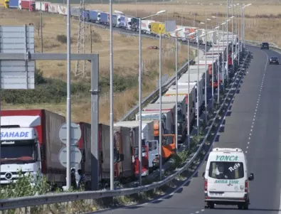 Превозвачи протестират на българо-турската граница 
