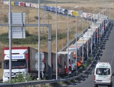 Срина се системата на турските митници, трафикът на ГКПП Капъкуле е кошмарен