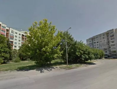 Предложение - етажната собственост да взема общинската земя пред блоковете в София