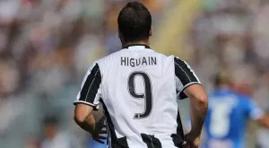 Ювентус пощади Петев, а Севиля извади луд късмет, за да продължи напред в ШЛ