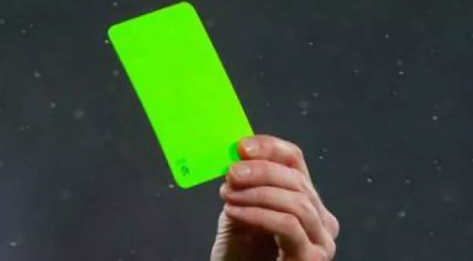 Исторически първи зелен картон  в историята на футбола беше показан в Италия