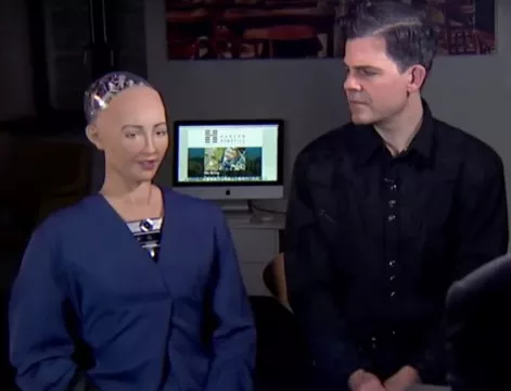Интервю с робот (Видео)
