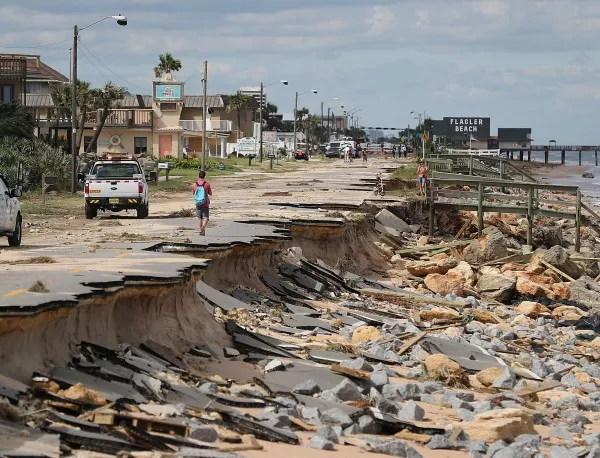 Ураганът "Матю" нанесе щети за 1,5 млрд. долара на Северна Каролина