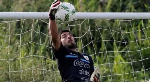 СНИМКИ: Суарес сложи ръкавиците и бе нокаутиран от Годин