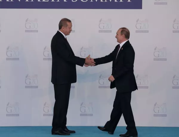 Путин напомни на Ердоган да спазва суверенитета на Сирия