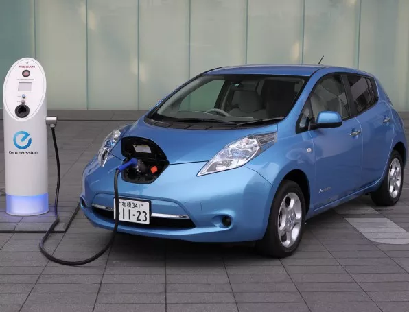 Nissan Leaf поскъпва заради нови батерии 