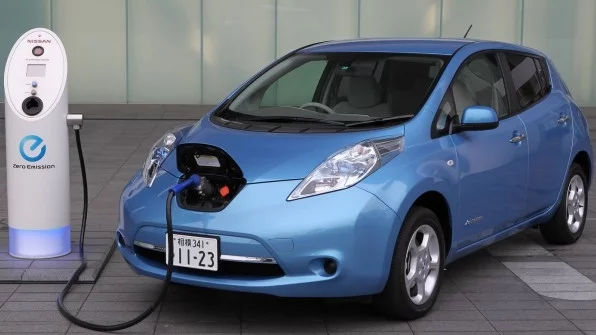 Nissan Leaf поскъпва заради нови батерии 