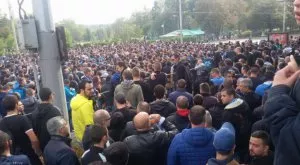 Няма арестувани "сини" фенове покрай шествието