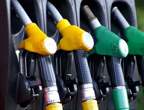 България е шеста по евтин бензин сред 42 страни в Европа