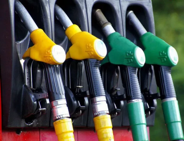 Цената на горивата се вдига заради подмяната на касови апарати?