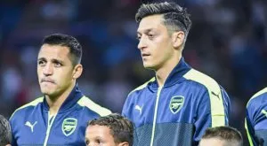 Йозил и Алексис искат заплатата на Погба, за да останат