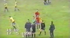 Архивите говорят: Пребити съдии, полиция и псувни на бараж за "В" група (ВИДЕО)