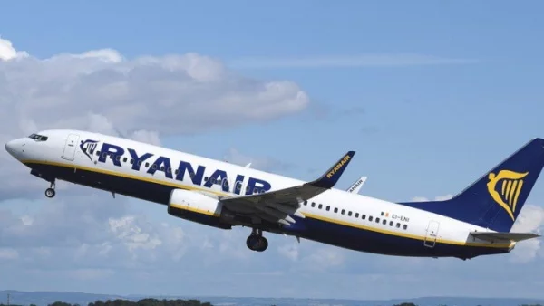 Ryanair отменя десетки полети 