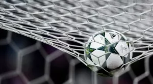 ВИДЕО: Невидима сила подаде на рефера топката на финала за Купата на Португалия